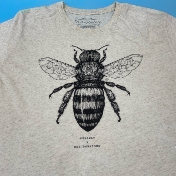 RUNAWAY X Bee Downtown Graphic Tee - Picture 1 of 4